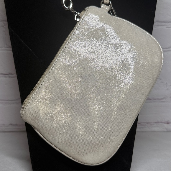 Coach Pearlescent Poppy Liquid Metallic Champagne Leather Wristlet 2010 Clean - Picture 10 of 16